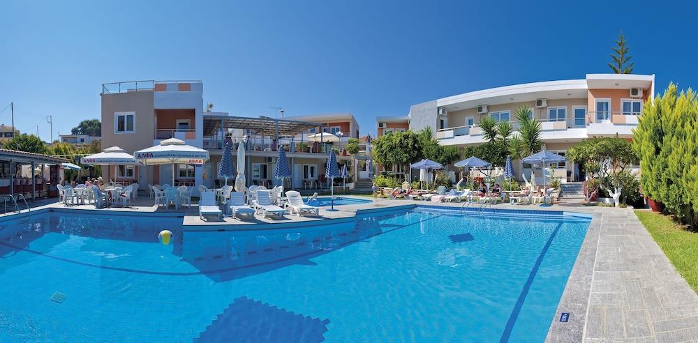 Hotel Koukouras Stalos Exterior photo