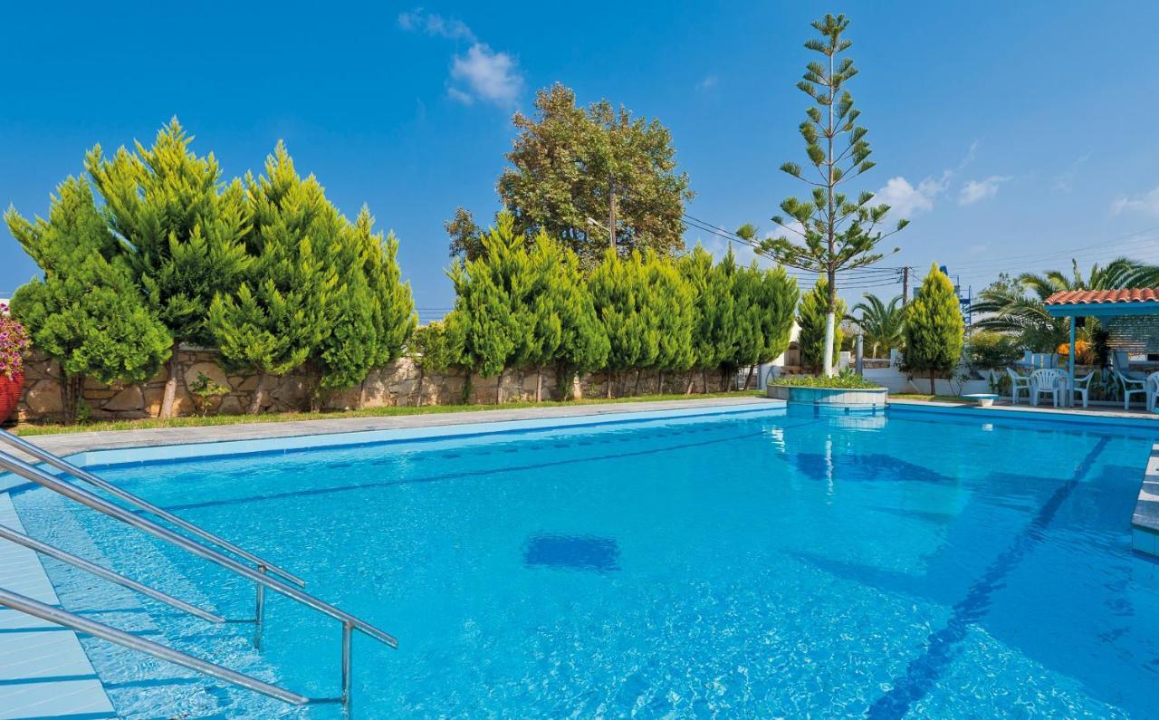 Hotel Koukouras Stalos Exterior photo